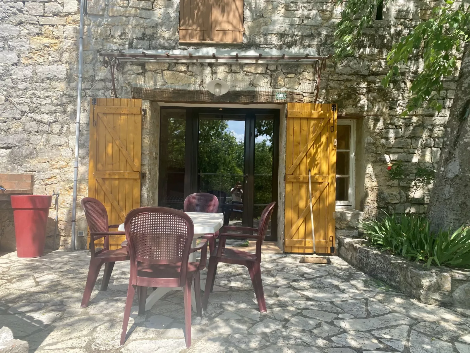 La Bergerie de Sainte Croix-Outside