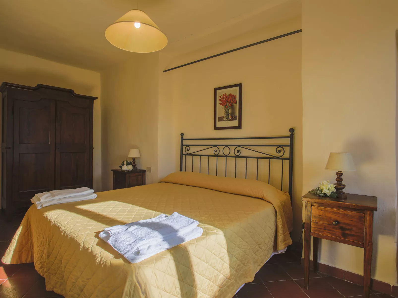 Campiglia-Inside