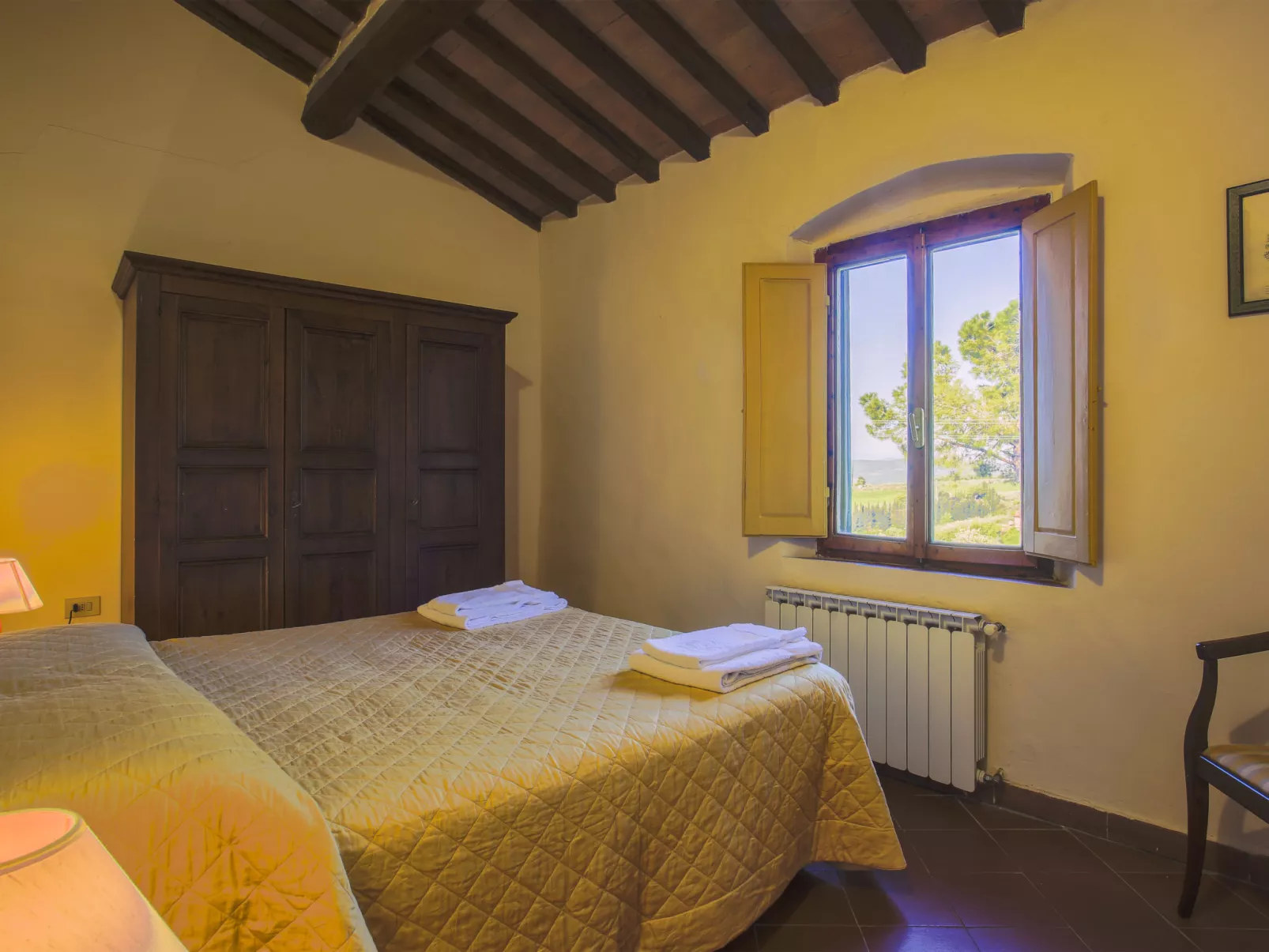 Campiglia-Inside