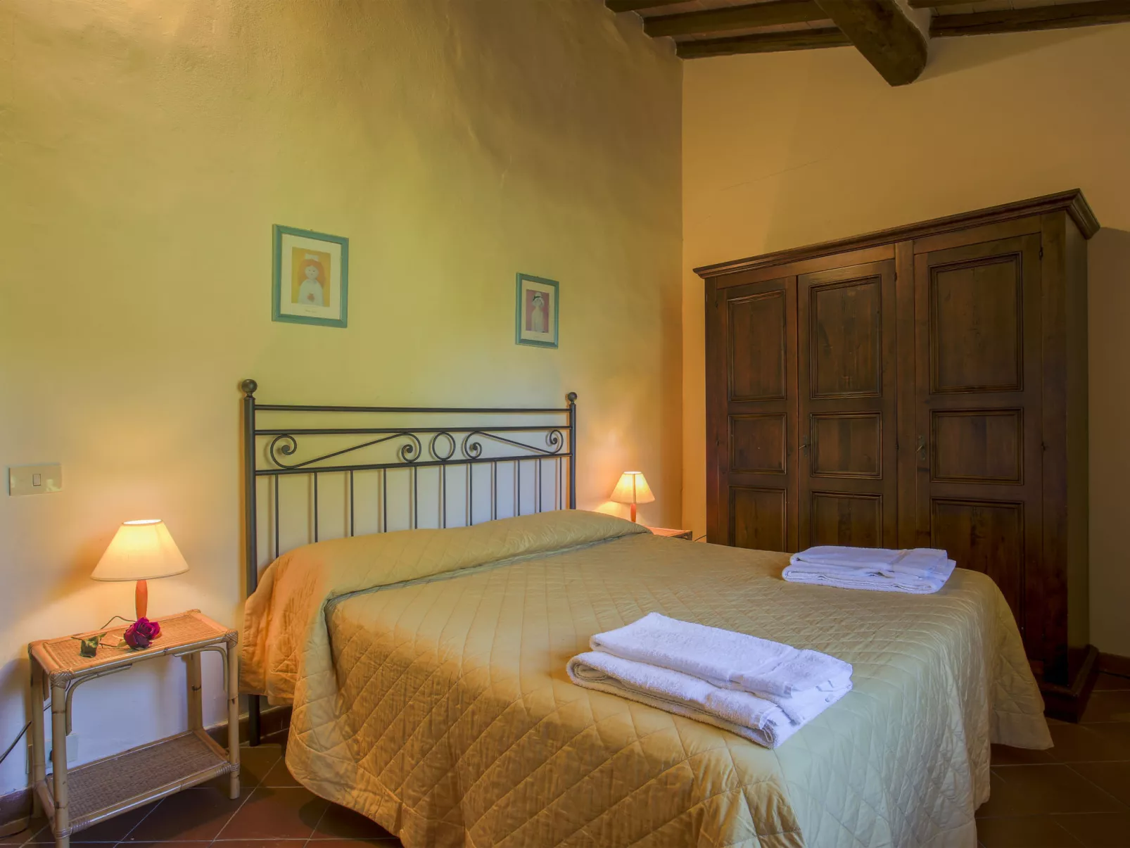 Campiglia-Inside