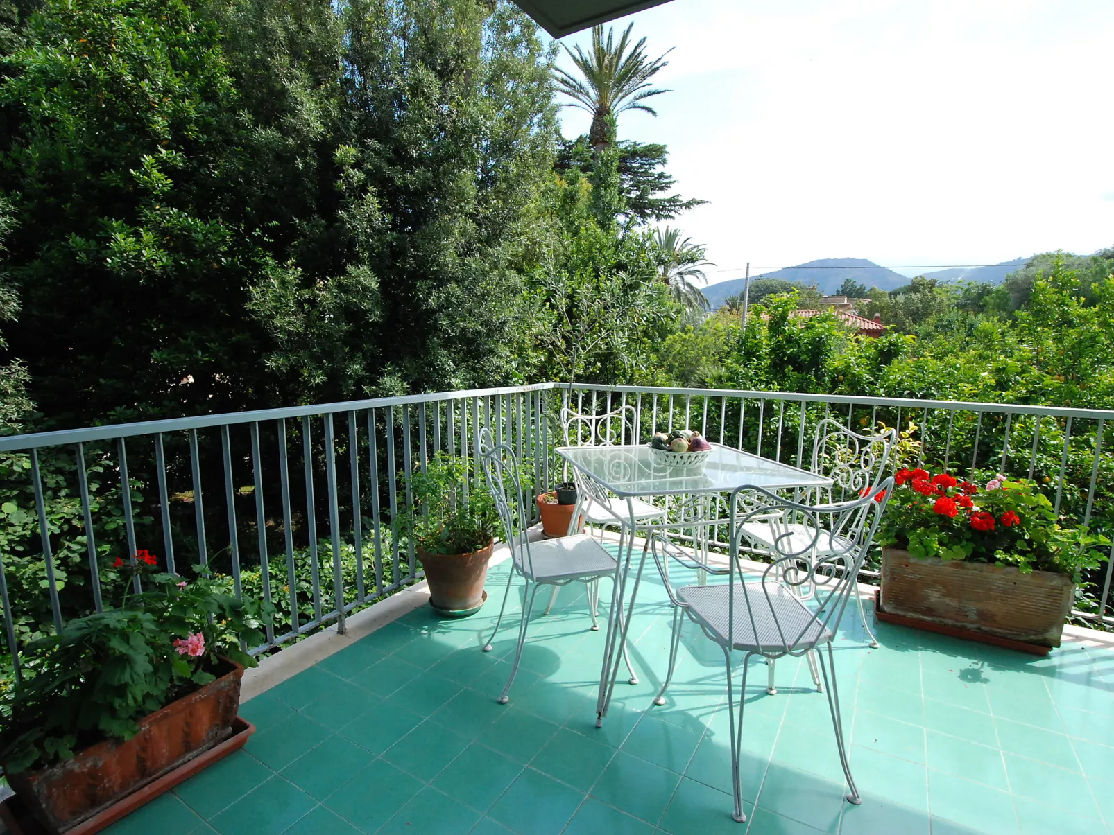 Riviera Massa-Outside