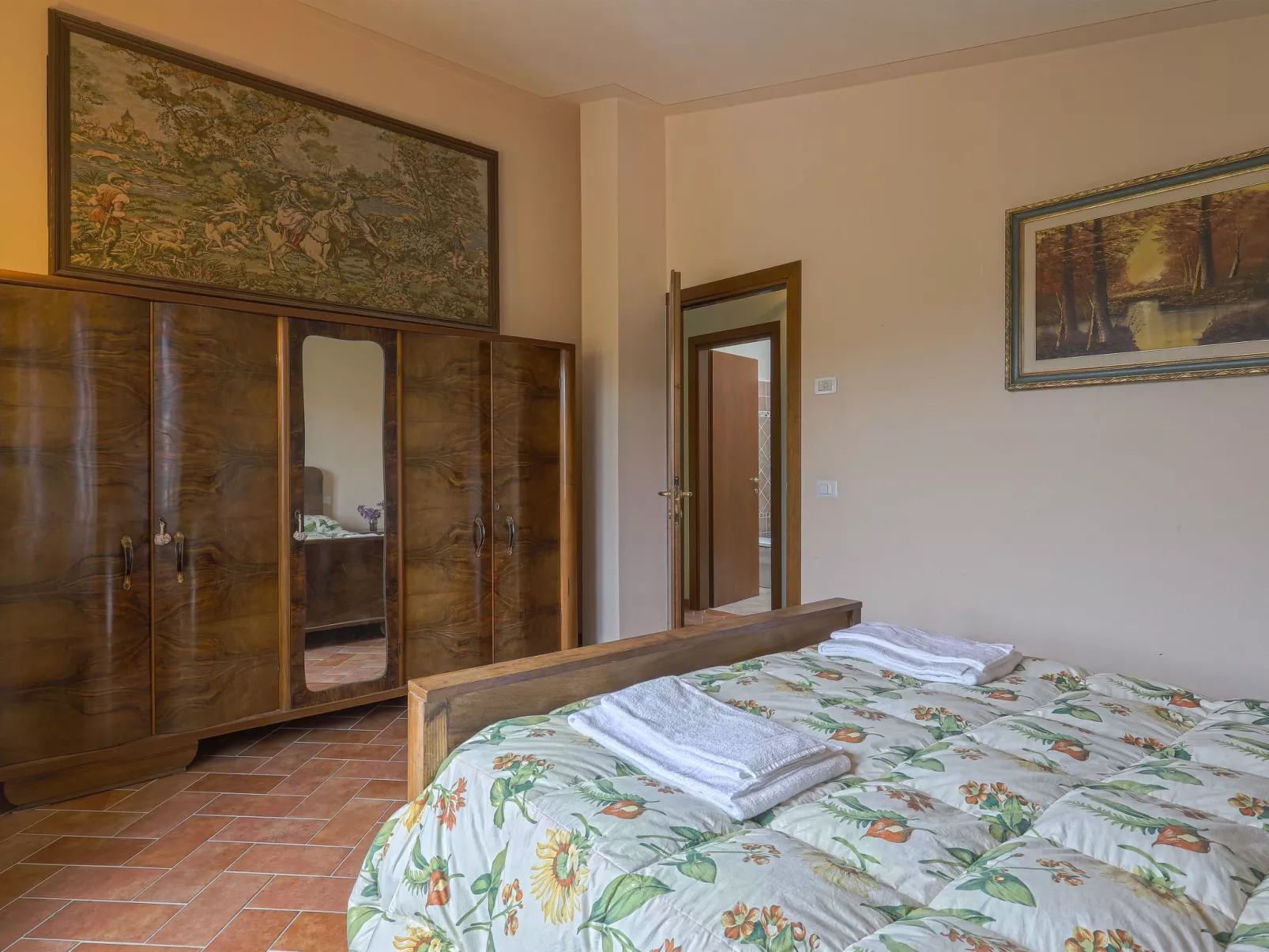 Montechioccioli-Inside