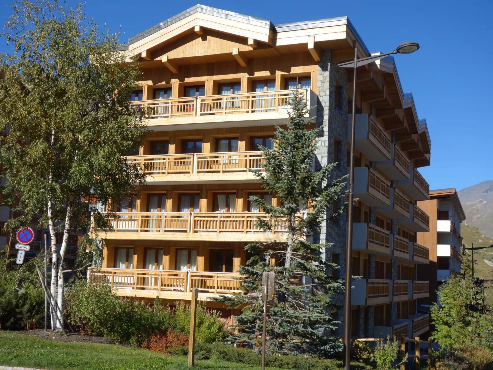 Les Grandes Balmes I et II (Le Lac)-Dehors