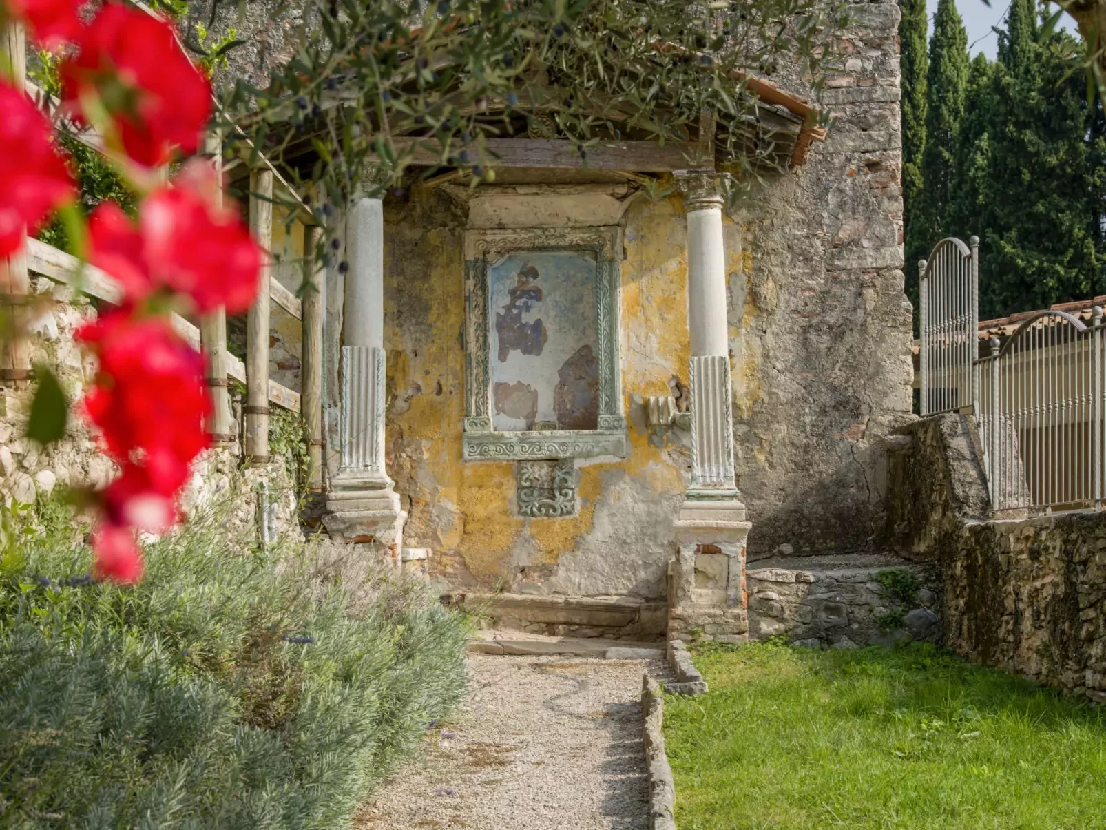 Borgo Alba Chiara-Inside