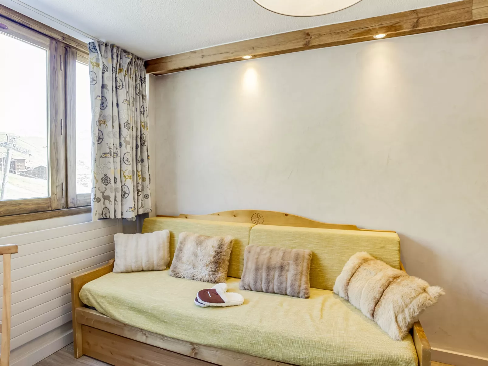 Palafour (Le Lac)-Inside