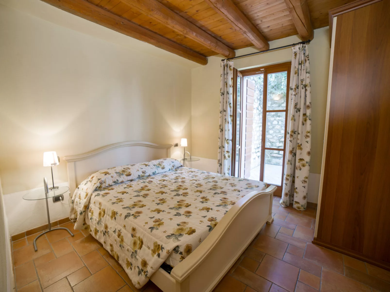 Borgo Alba Chiara-Drinnen