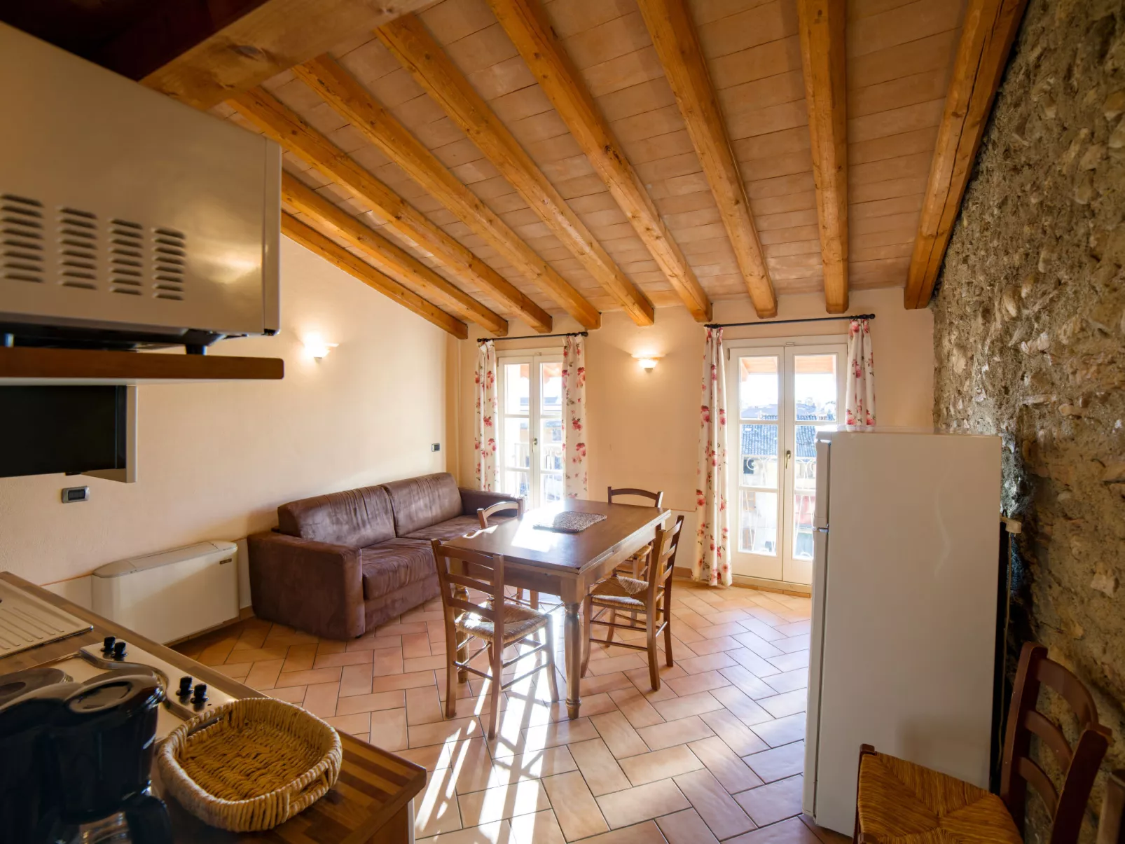 Borgo Alba Chiara-Drinnen