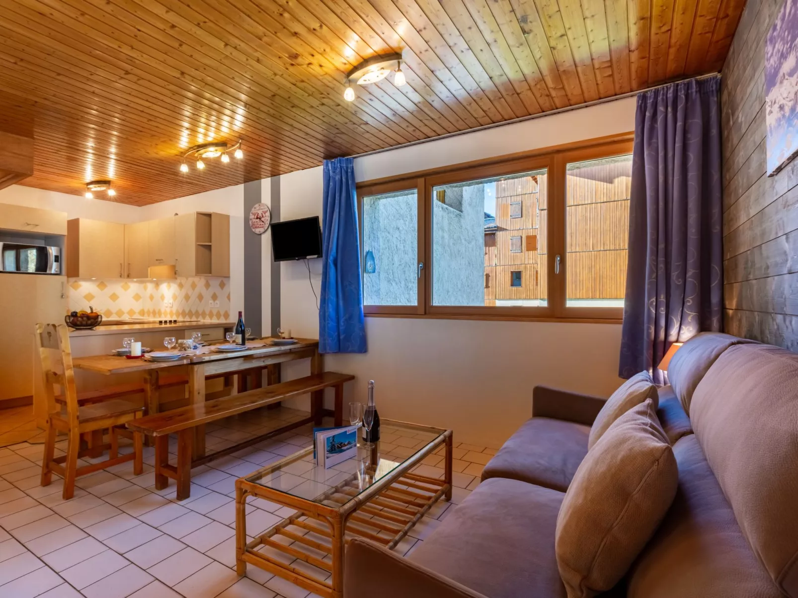 Super Tignes-Inside