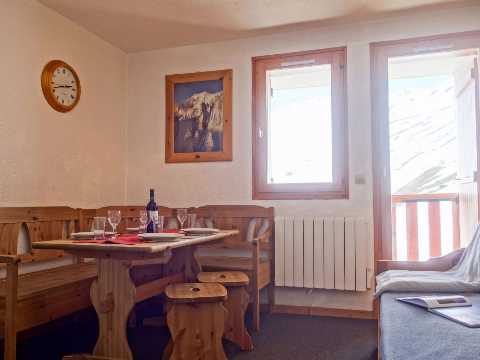 La Divaria (Le Lac)-Inside