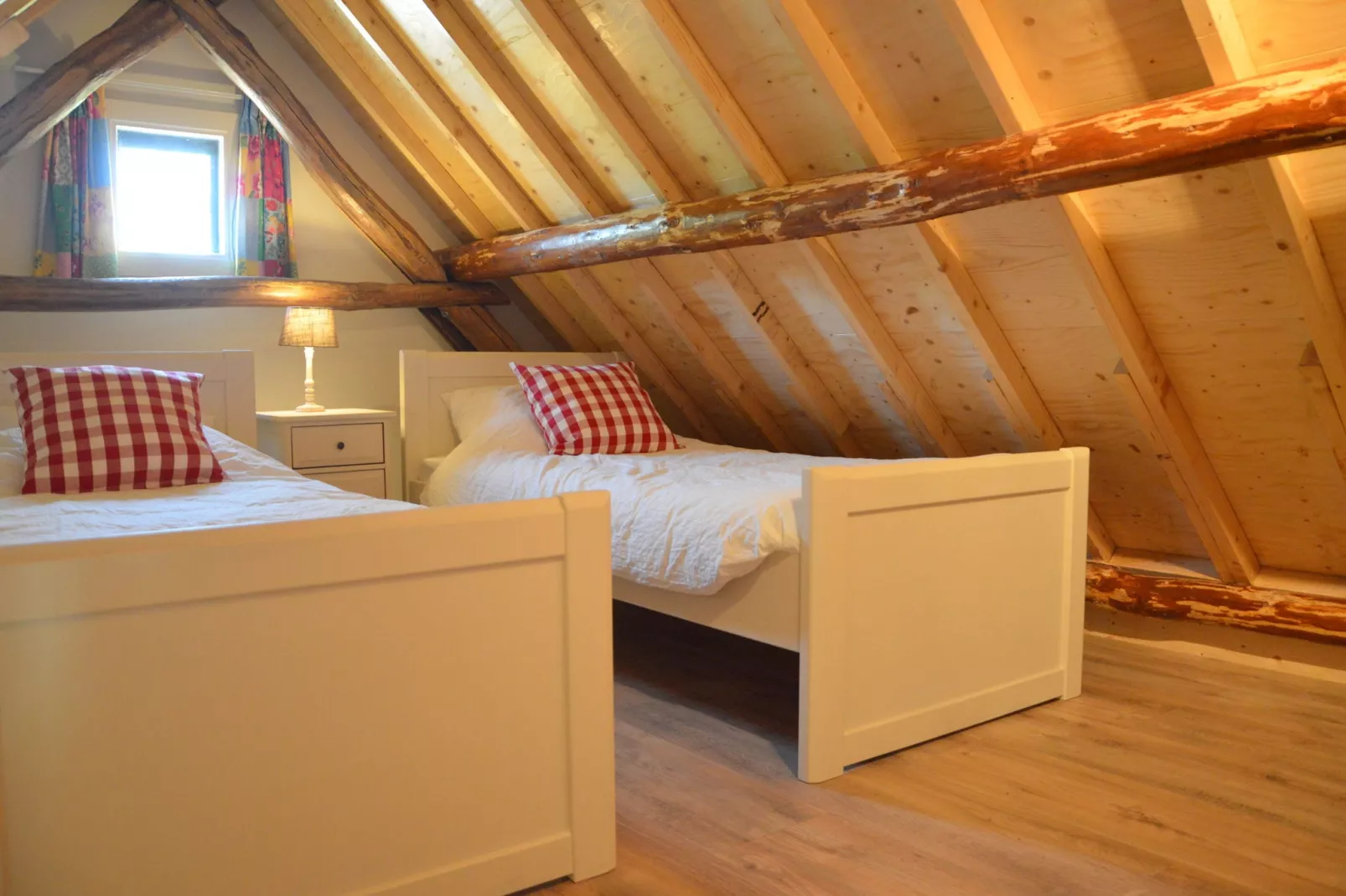Het Biesbosch huisje-Schlafzimmer