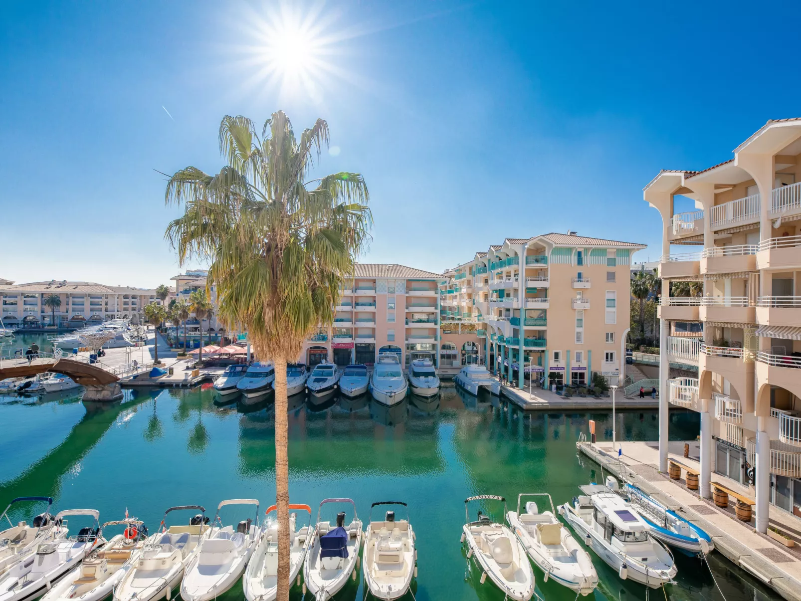 Port d'Attache-Dehors