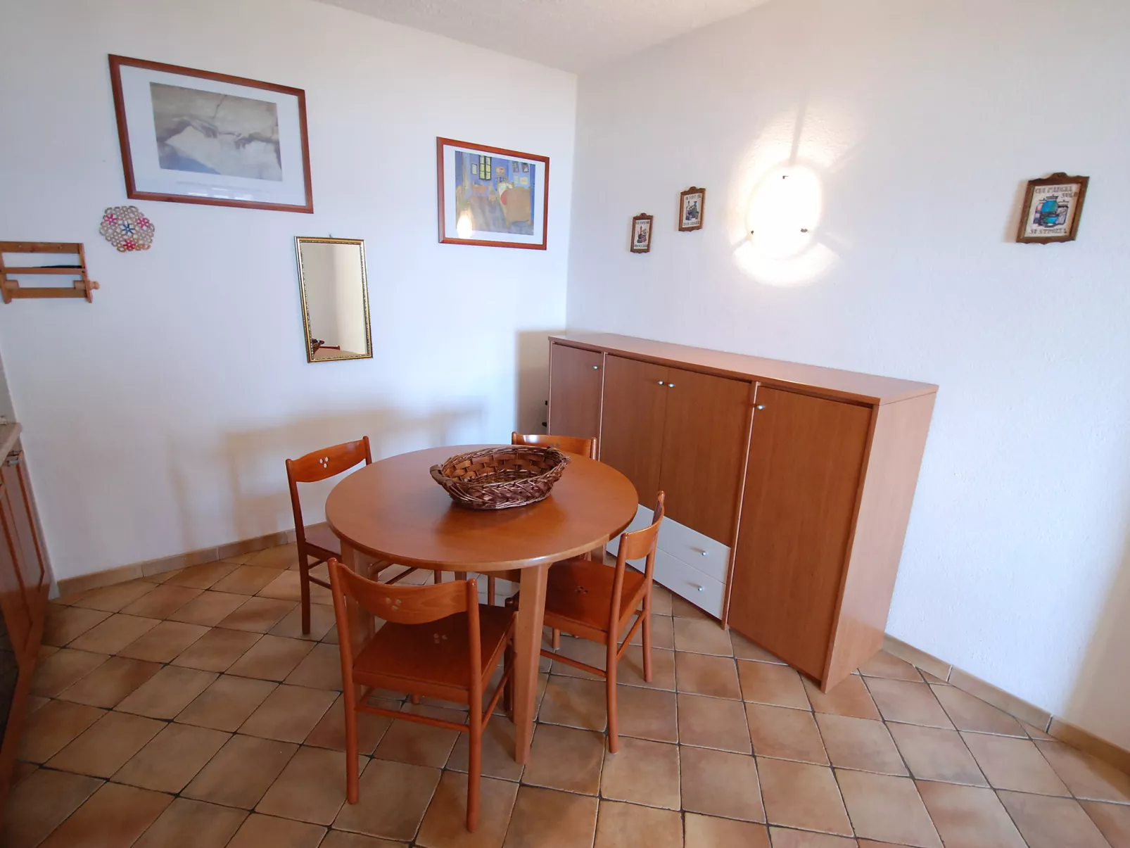 Belvedere Bilo-Inside