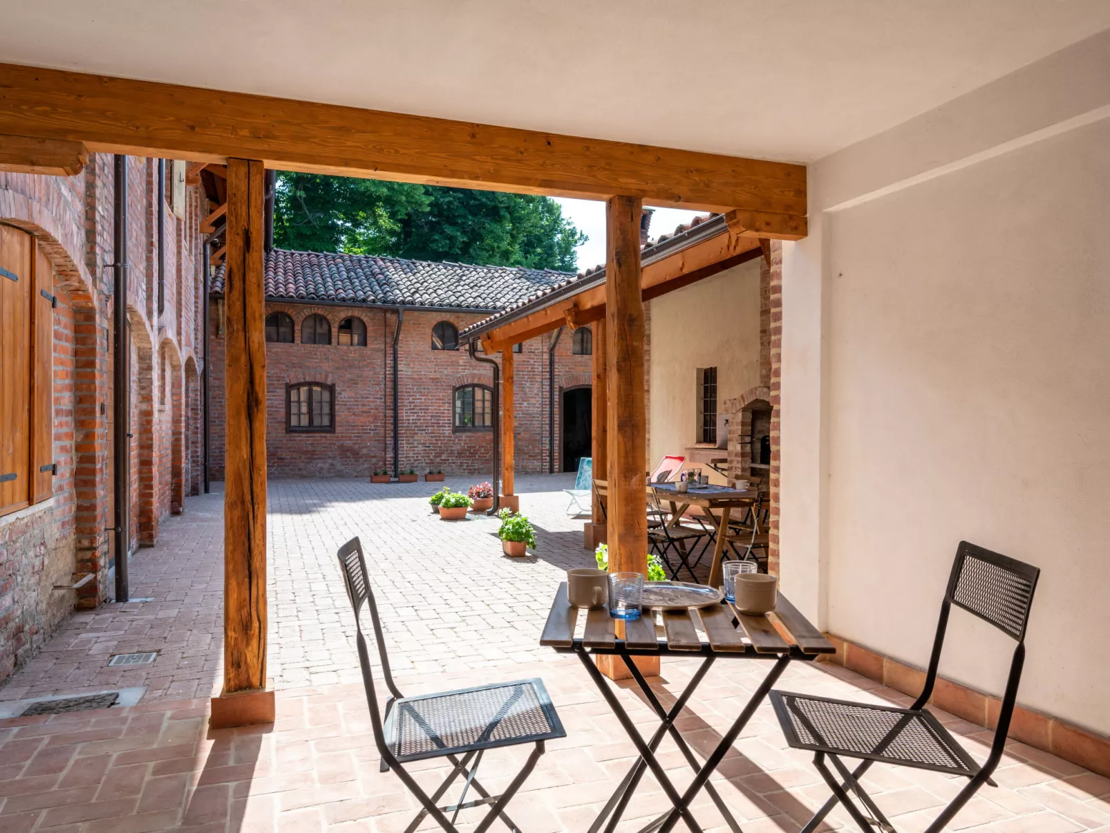 La Quercia-Outside