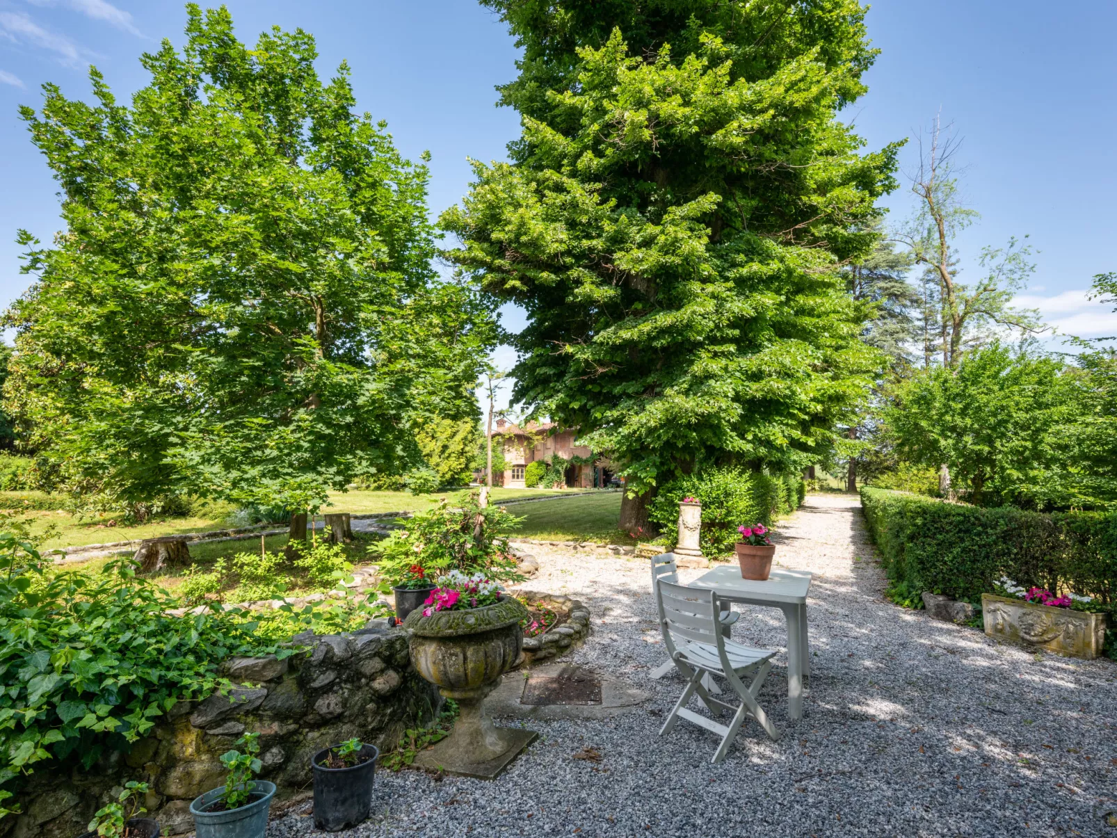 La Quercia-Outside