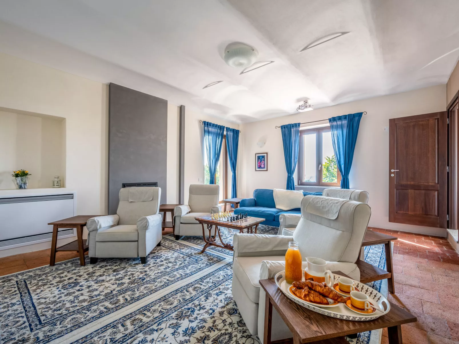 Casa Chiara (SIC400)-Inside