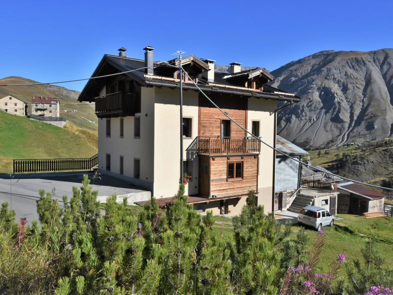 Casa Cantoni-Outside