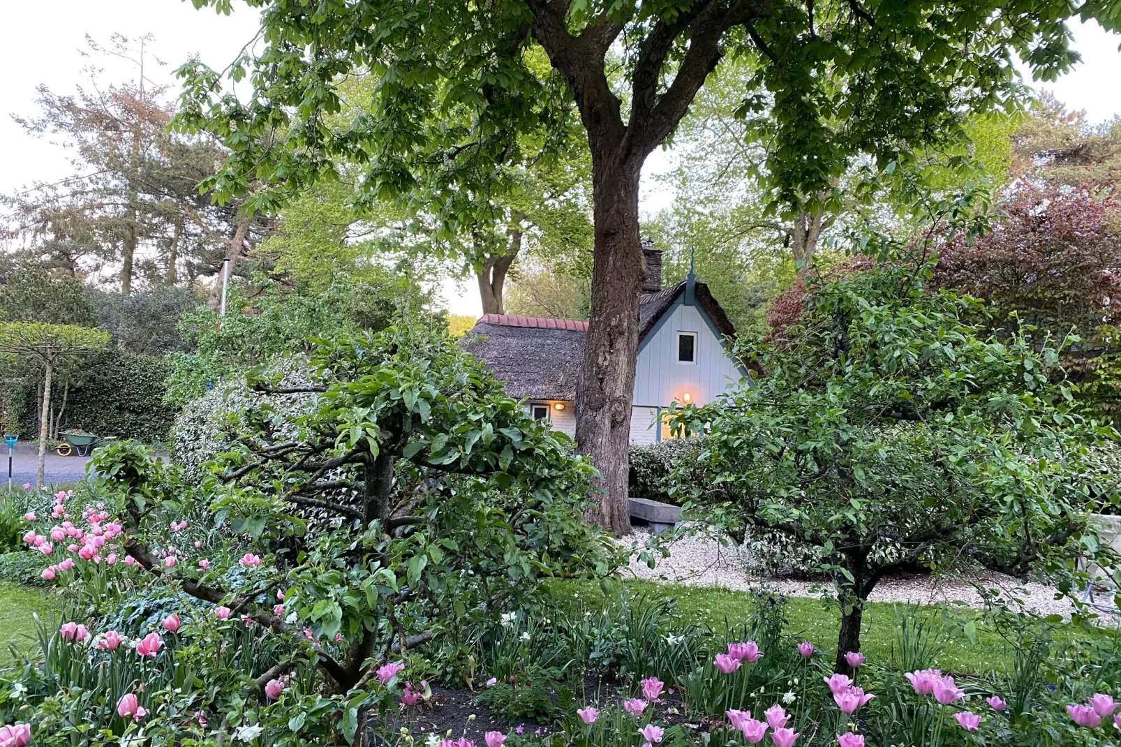 Romantisch Bergen-Gardens summer