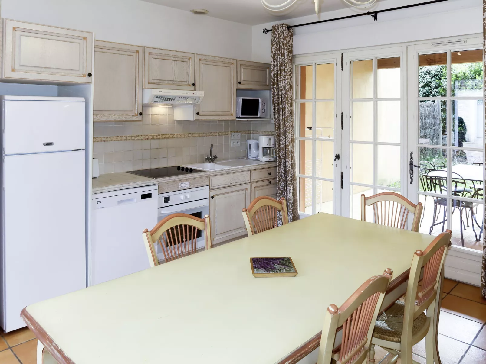 Domaine de Fayence M24-Inside