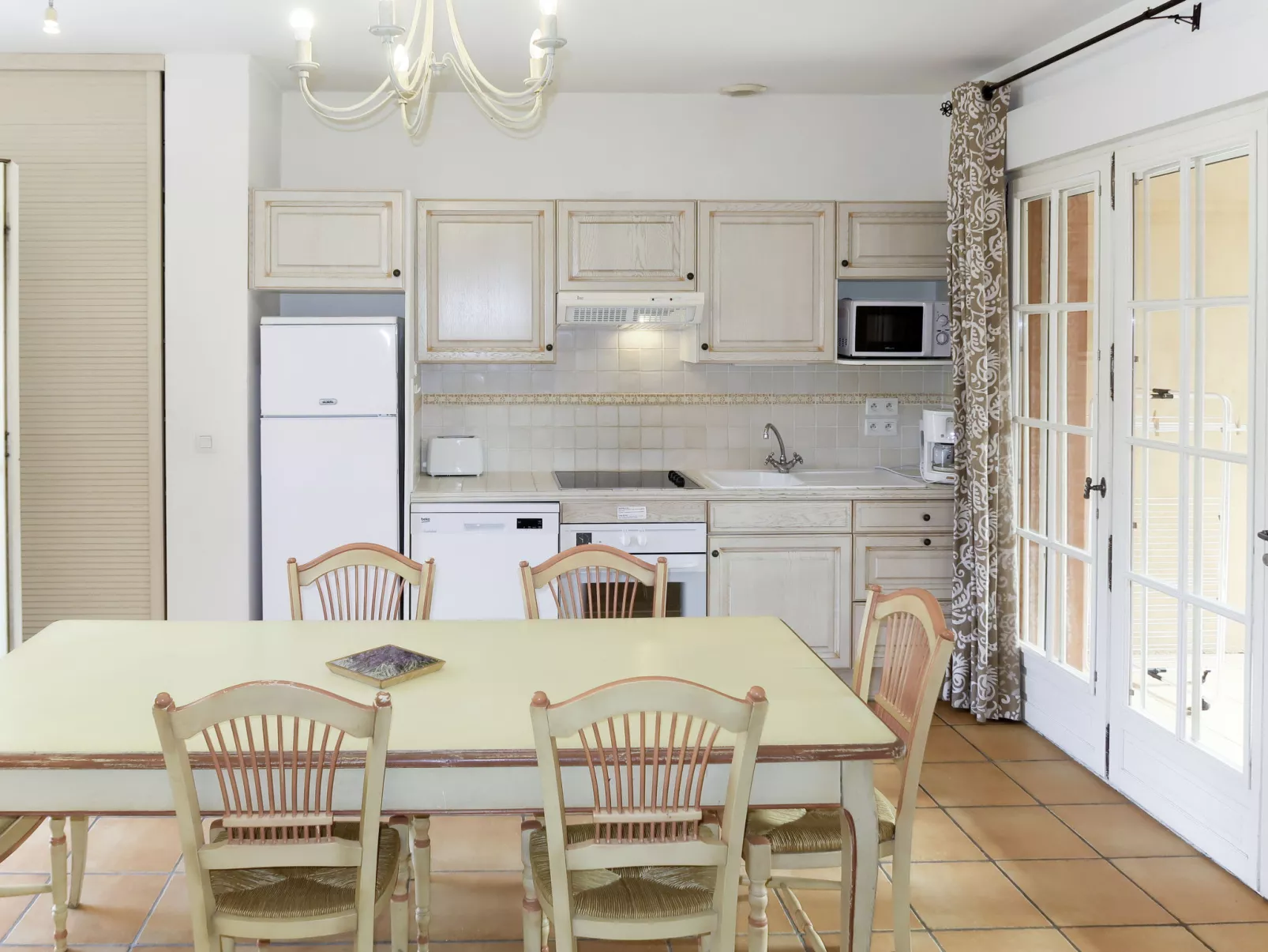 Domaine de Fayence M24-Inside