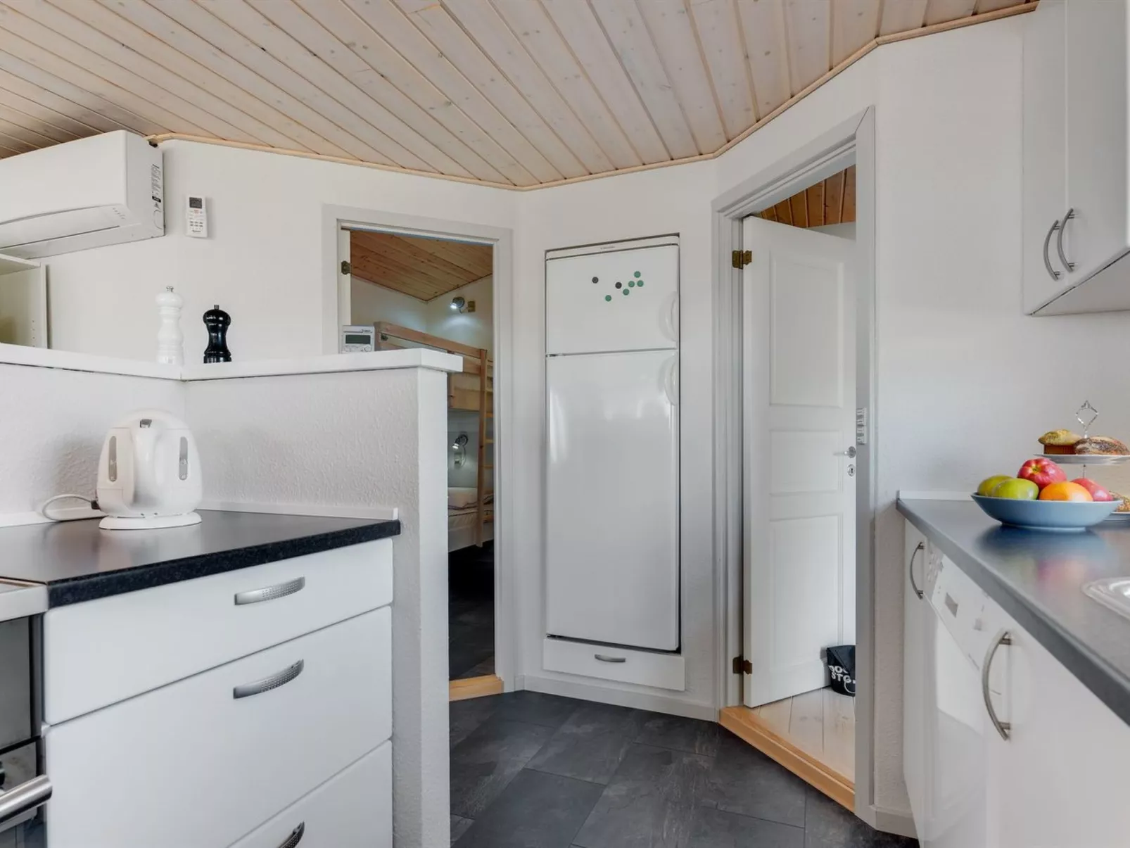 "Haraldina" - 350m to the inlet-Inside