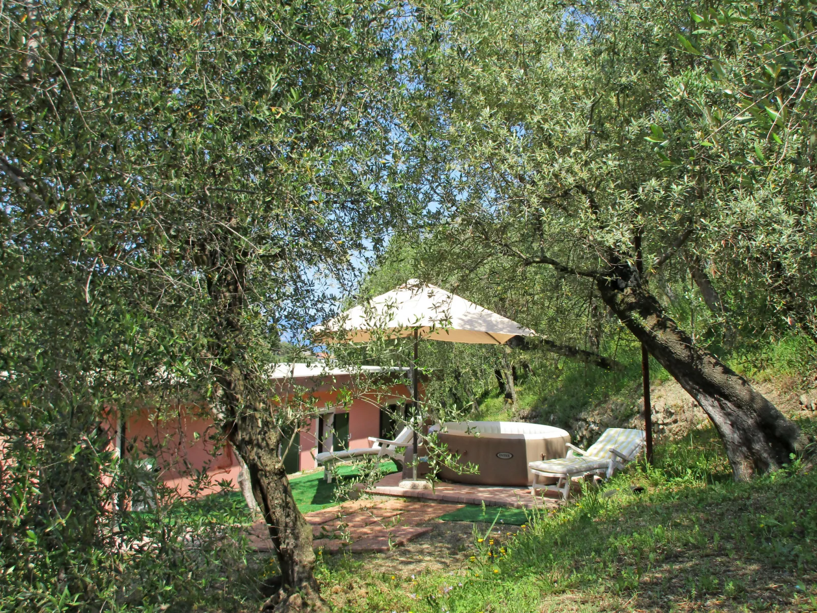 Villetta Linara-Outside