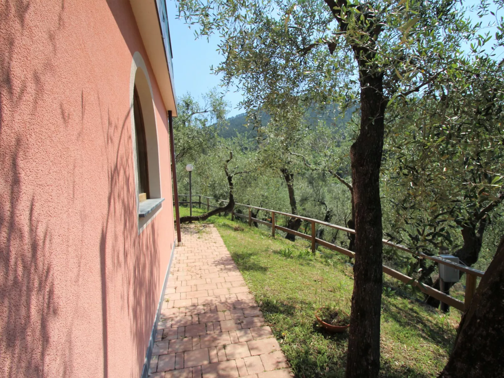 Villetta Linara-Outside