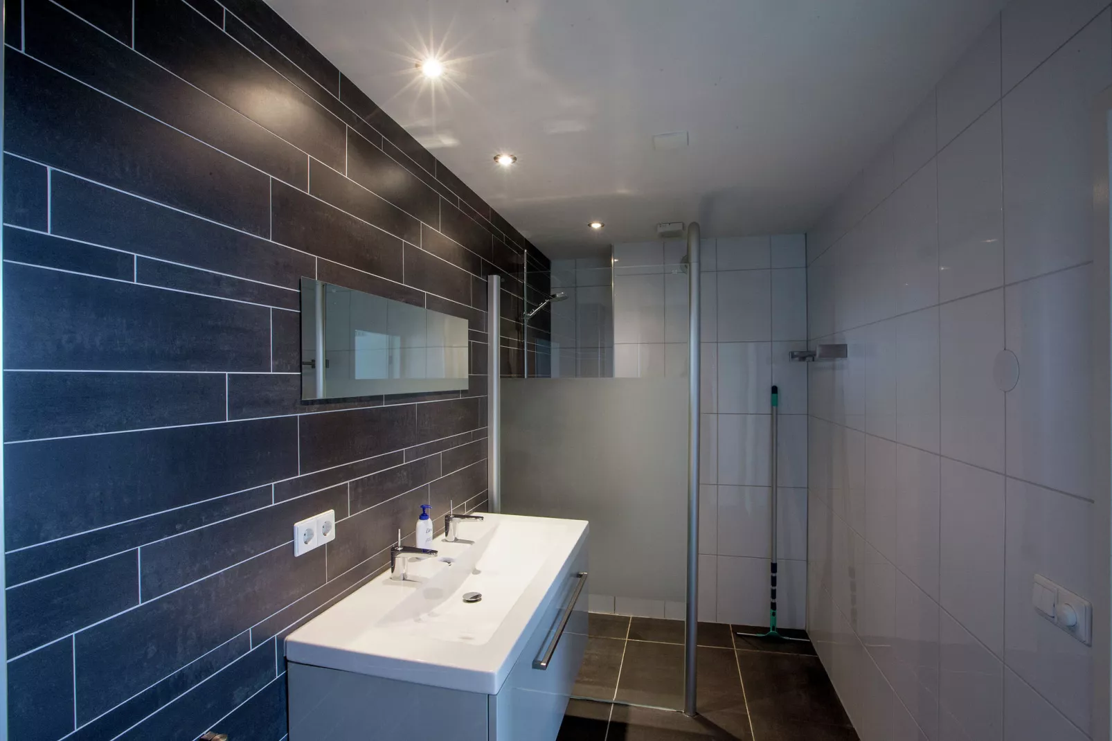 @ the Lighthouse-Bathroom