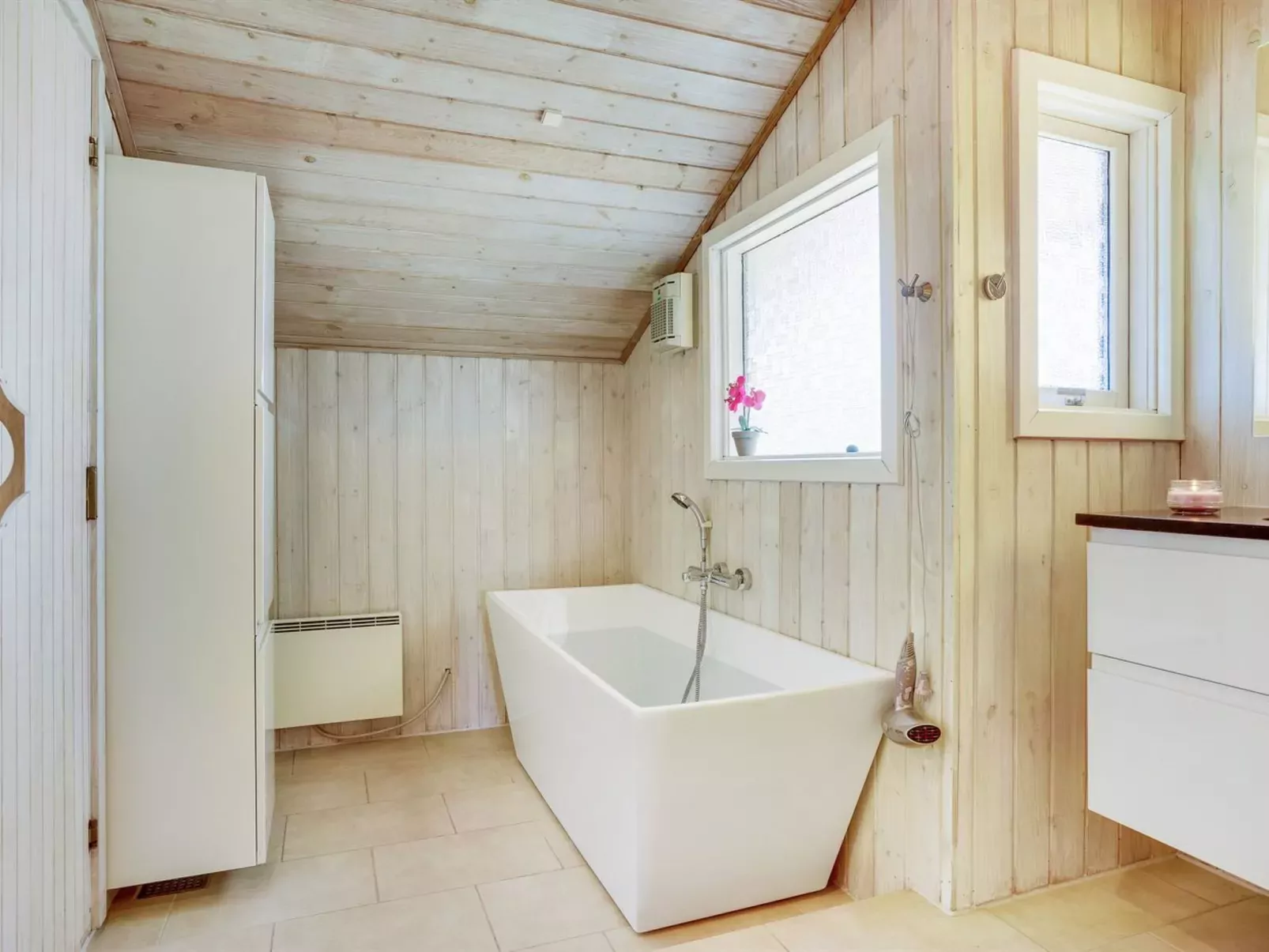 "Bothilda" - 660m from the sea-Drinnen