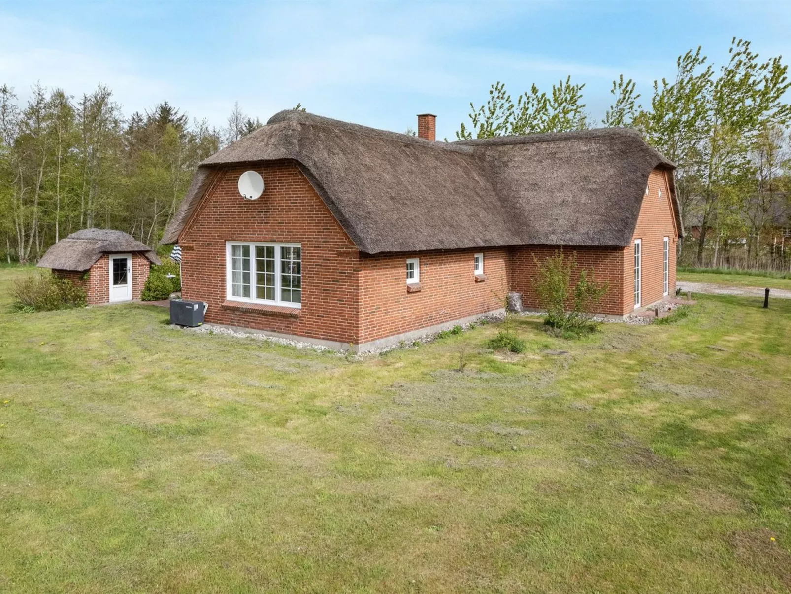 "Naya" - 2.5km from the sea-Outside