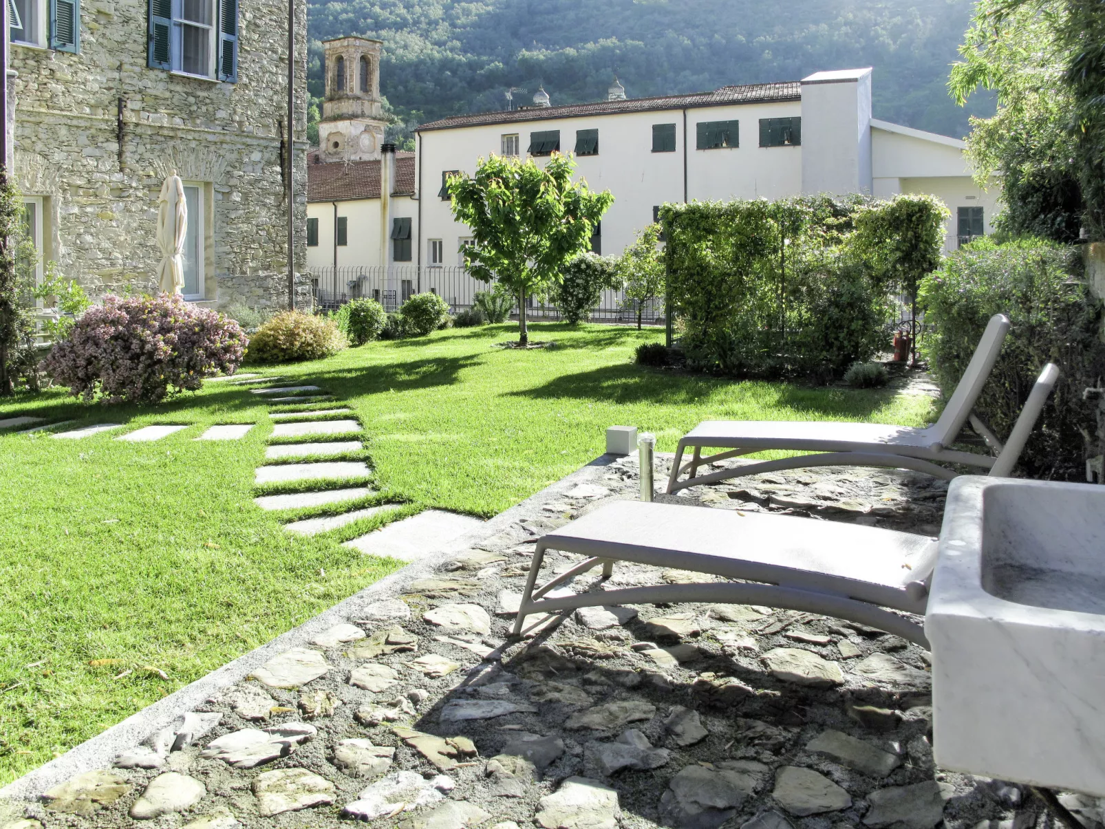 Vincenzina & Giovanni (DOL117)-Outside