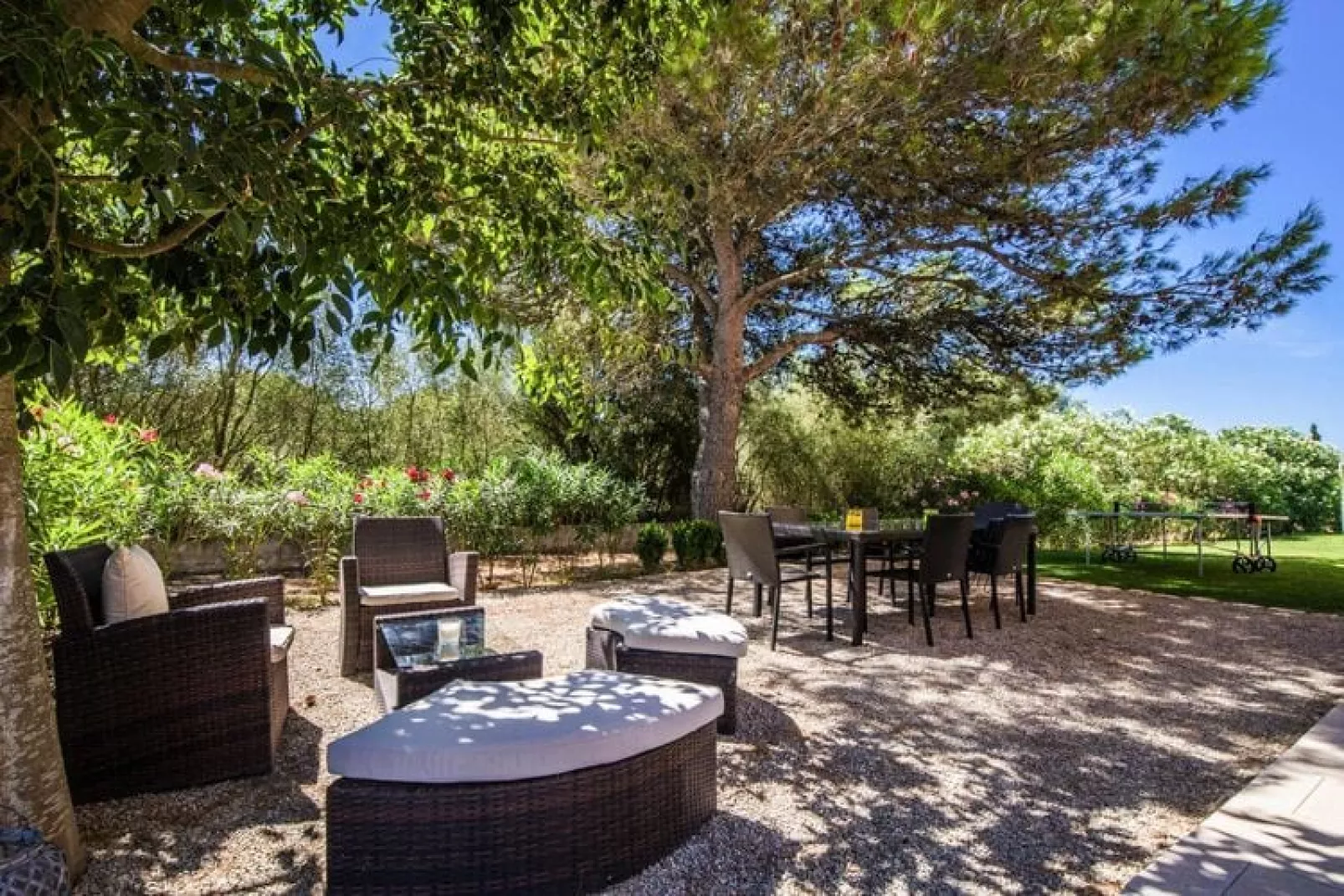 Finca Kiana-Gardens summer