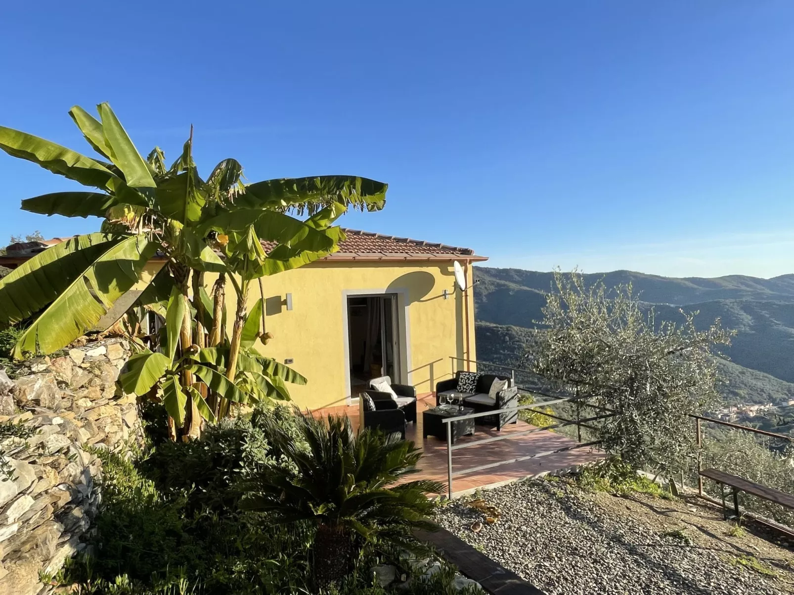 Bellaria (VLO190)-Outside