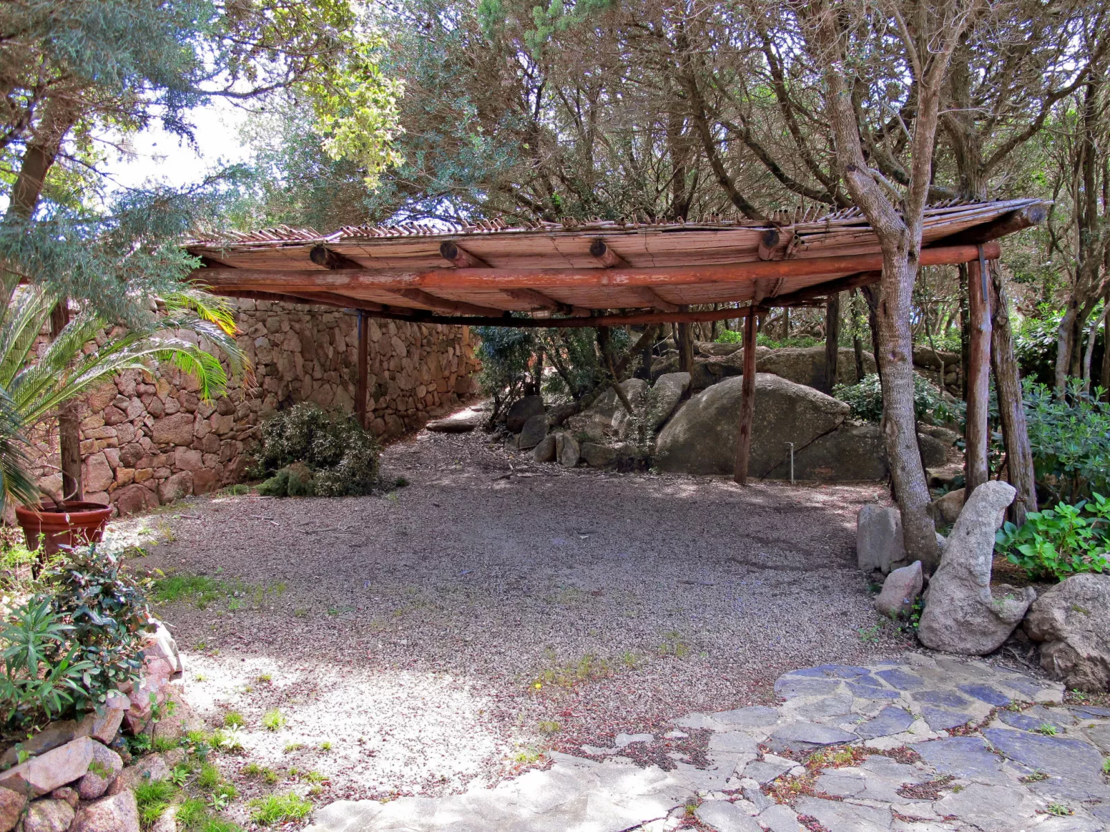 Roccia di Volpe-Outside