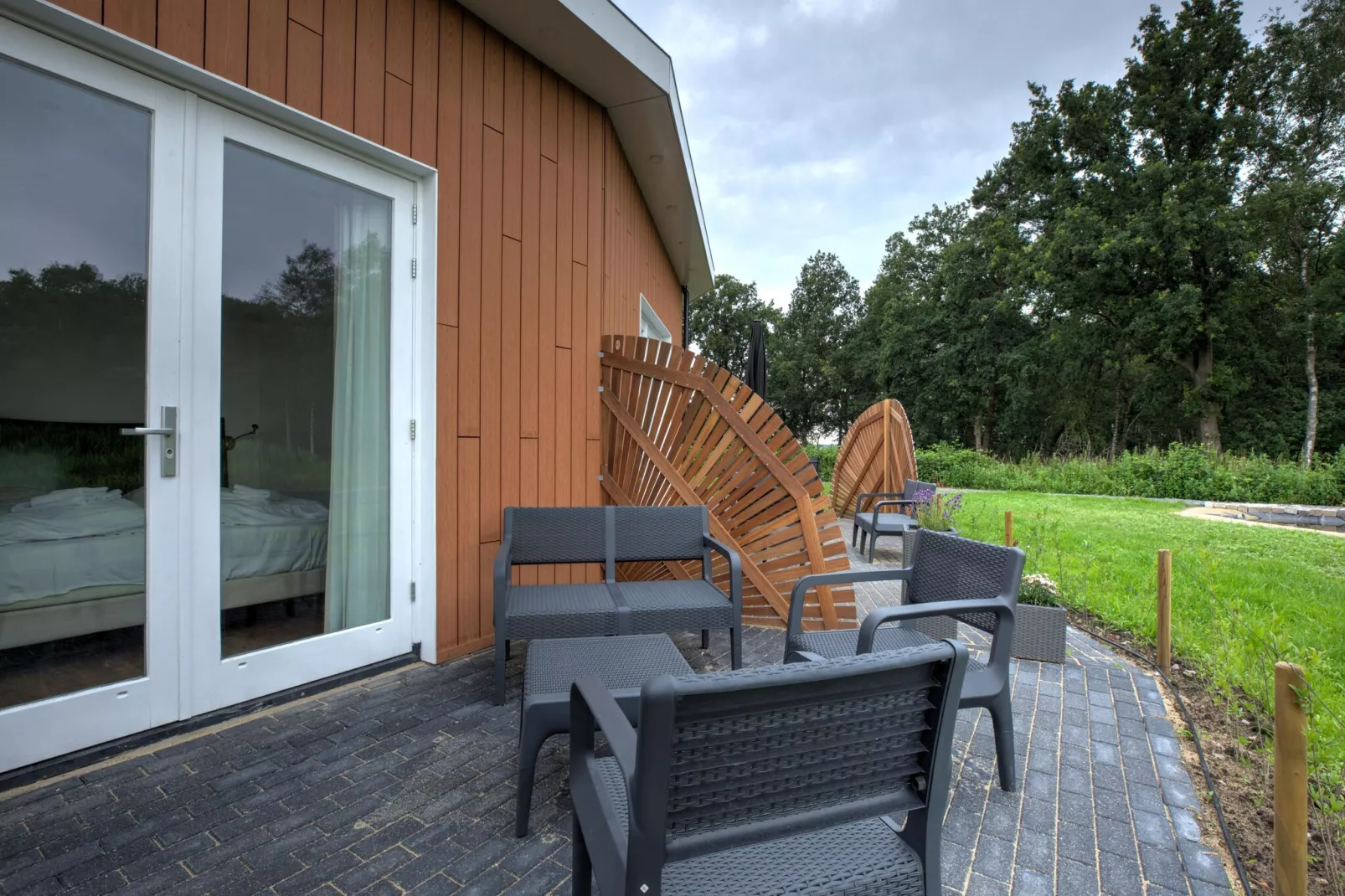 NR 2-Terrassenbalkon