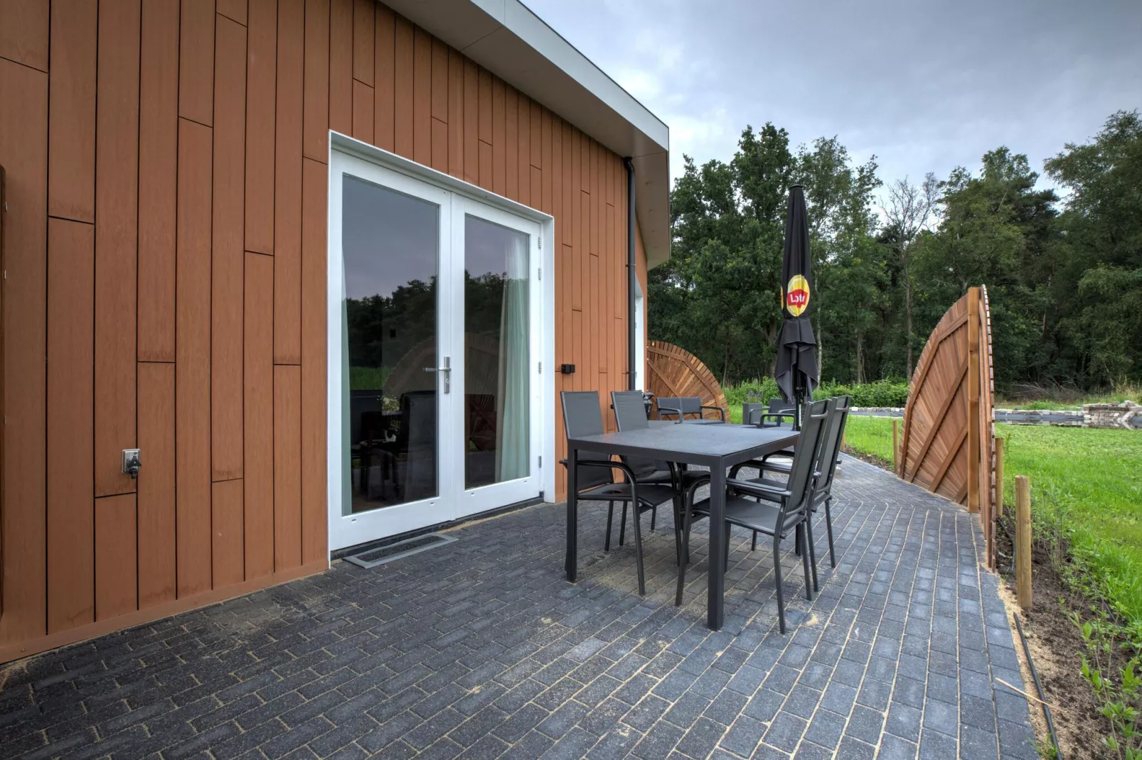 NR 2-Terrassenbalkon