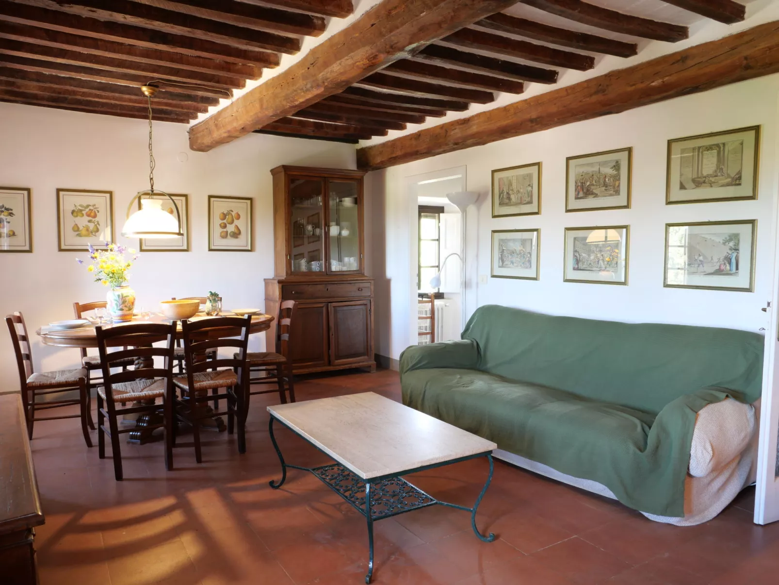 La Torre-Inside