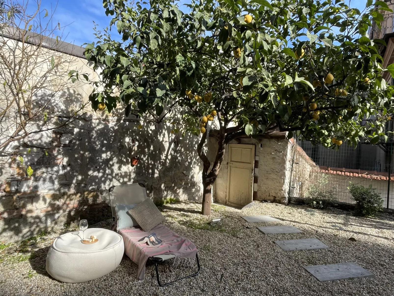 La casa di Manu-Outside