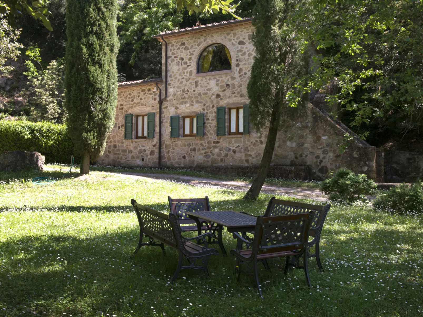 Il Pozzo-Outside