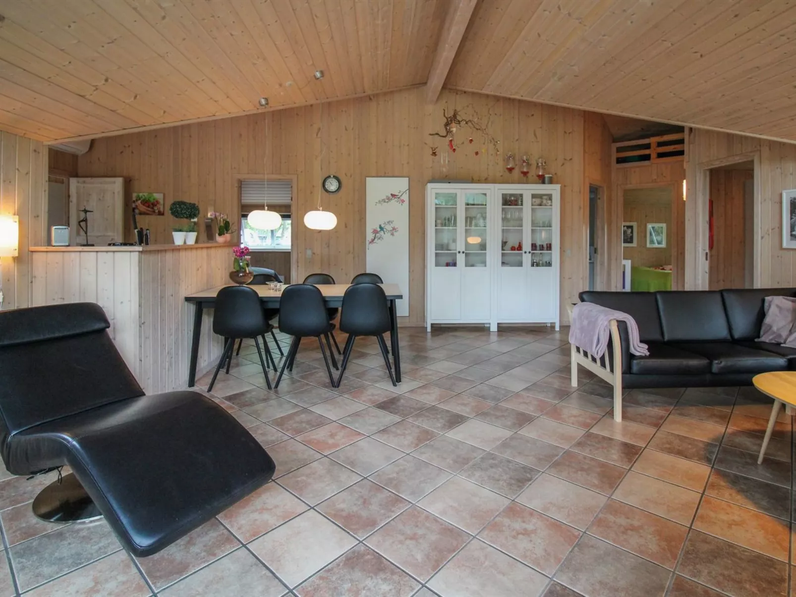 "Ulrikke" - 12km from the sea-Inside
