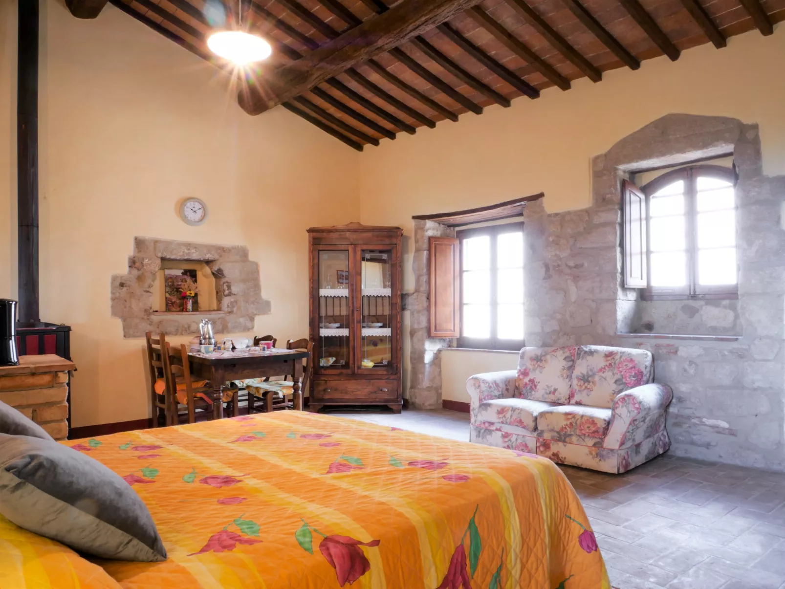 Mimosa - Borgo la Civitella-Drinnen