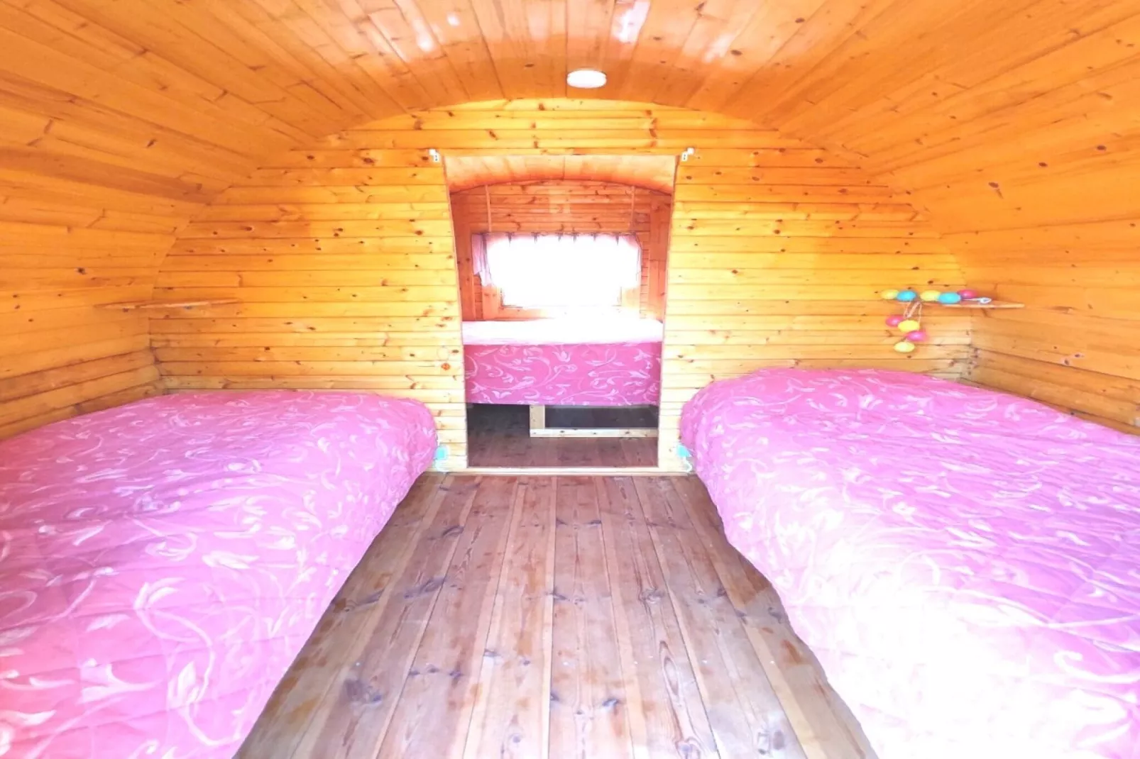 Tonneaux Sarrians-Bedroom