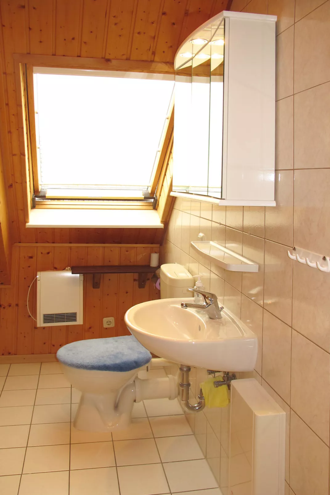 Old Hüsung (MUZ327)-Inside