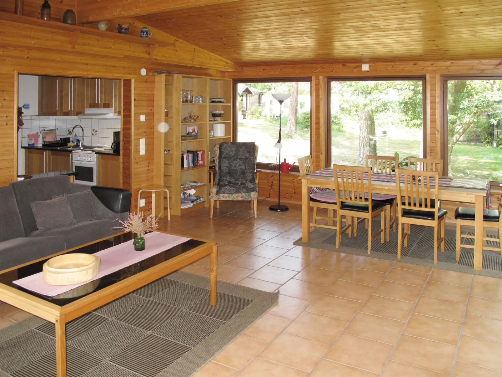 Kjuge Gula Huset-Inside