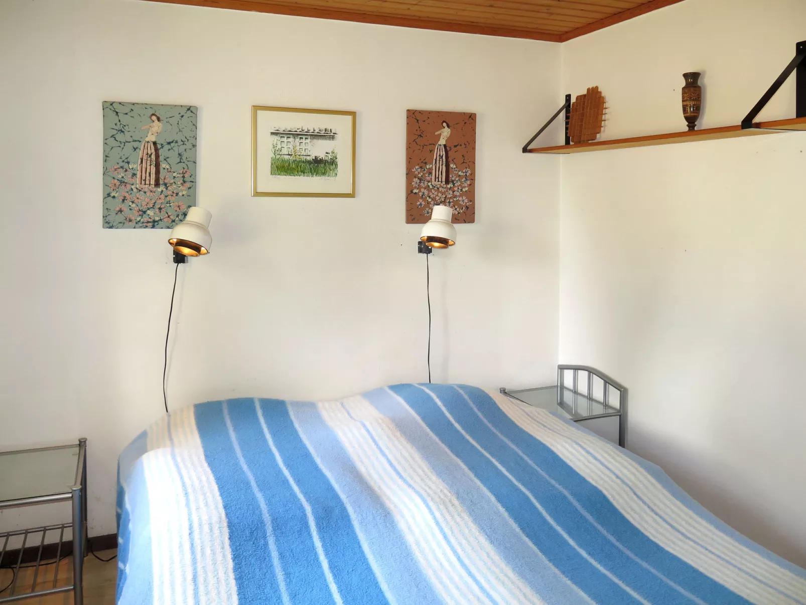 Kjuge Gula Huset-Inside