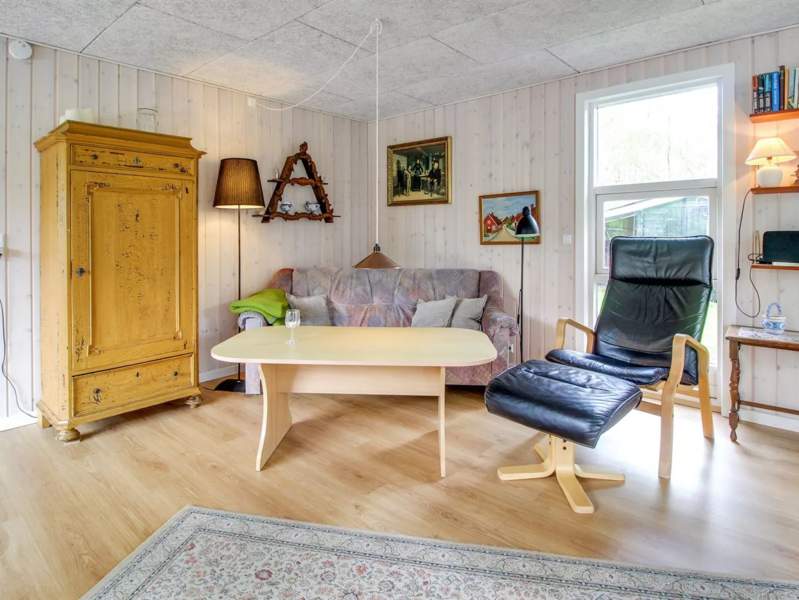 "Nielsine" - 1.5km from the sea-Inside