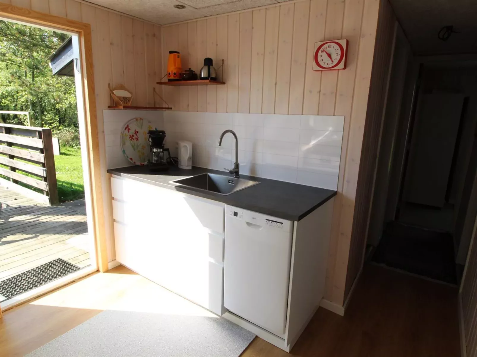 "Nielsine" - 1.5km from the sea-Inside