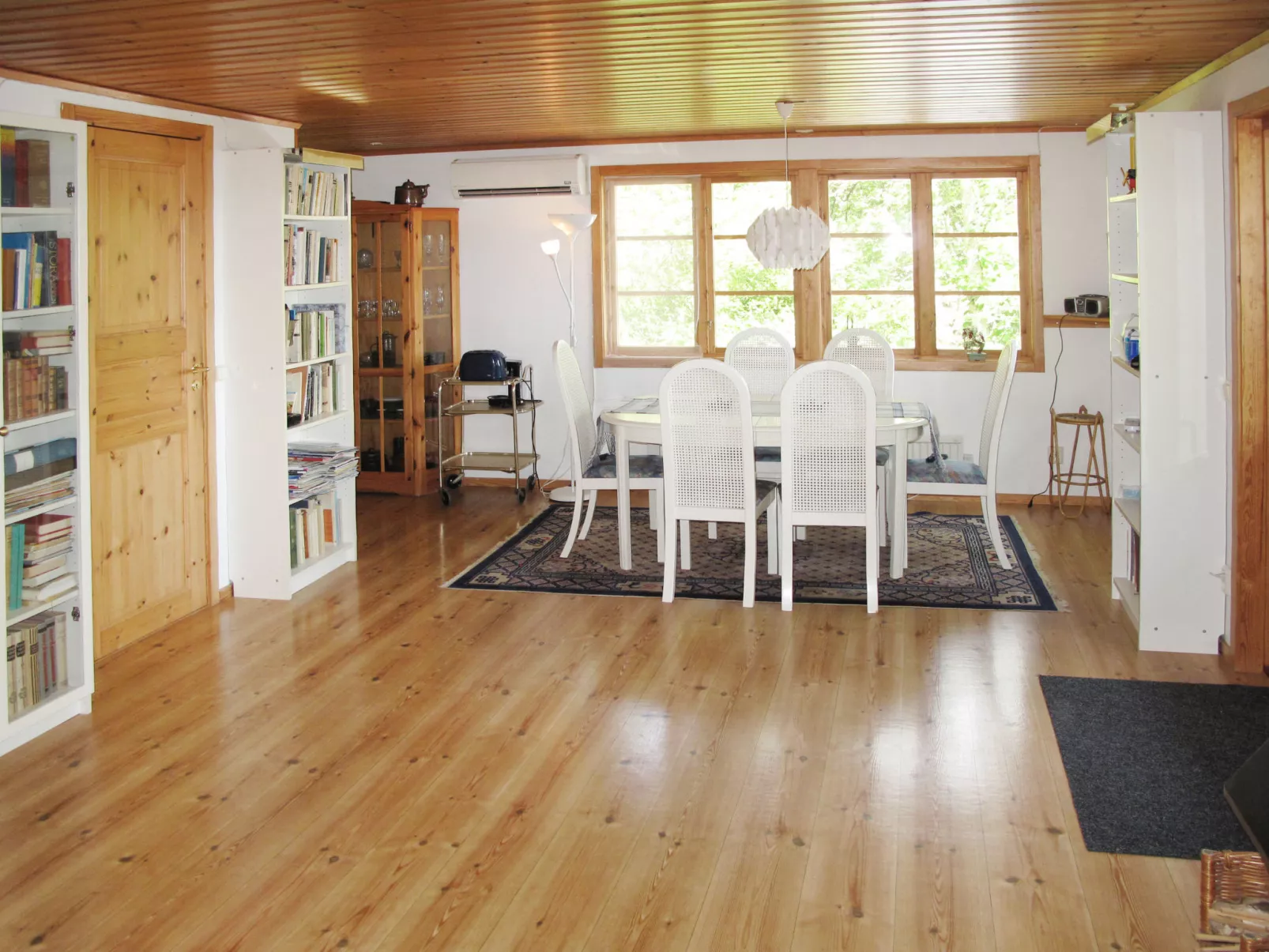 Kjuge Nya Huset-Inside
