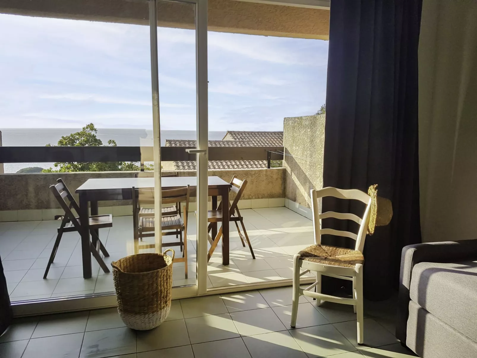 Studio Cabine-Inside