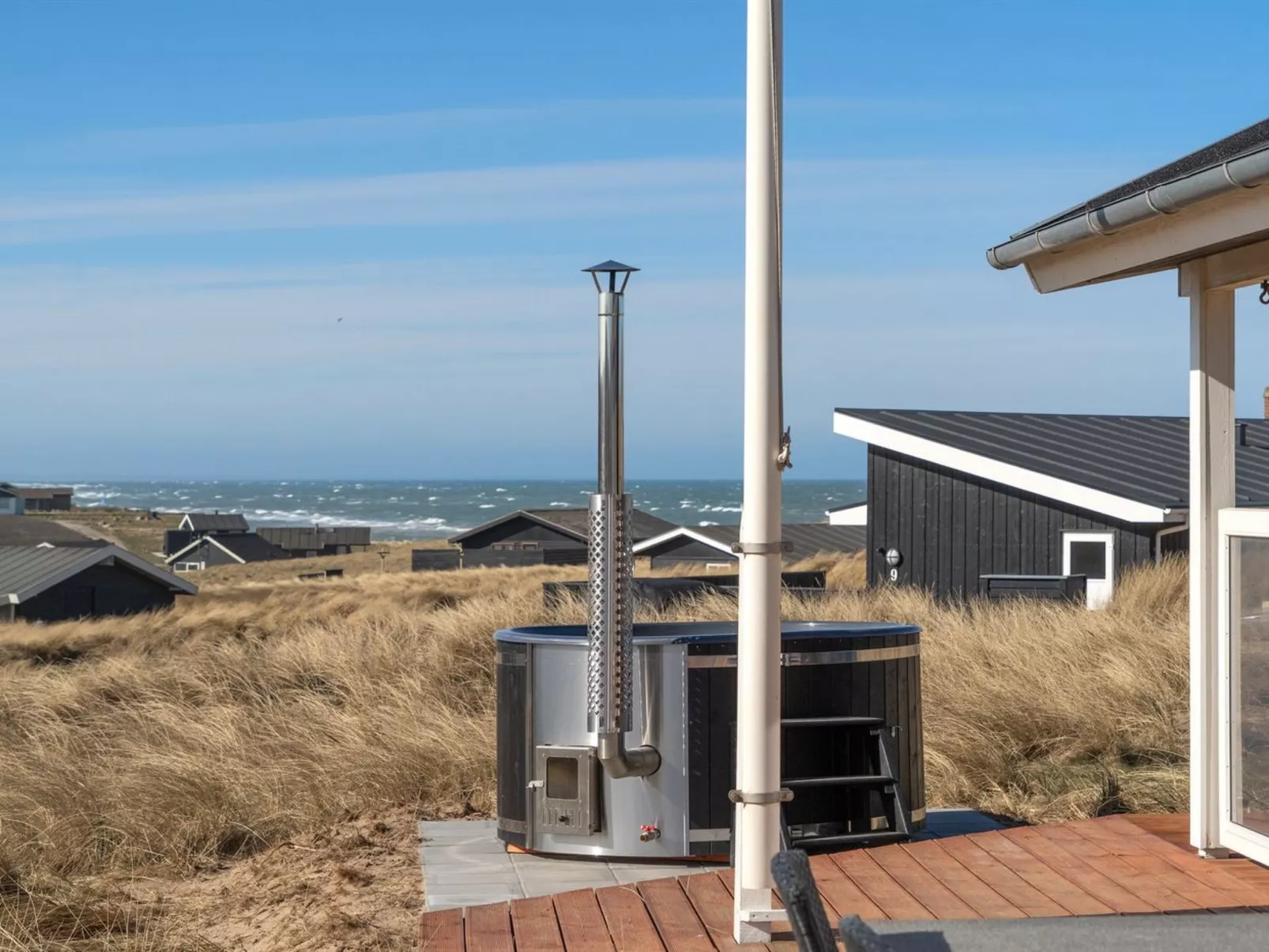 "Ulf" - 100m from the sea-Inside