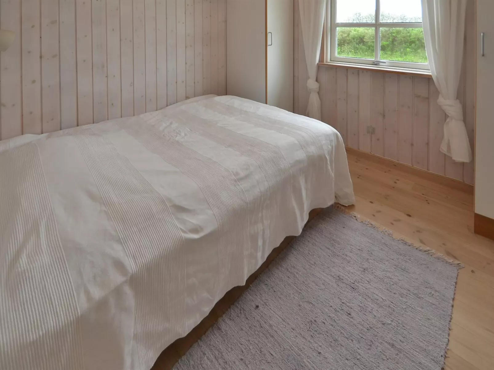 "Jerker" - 400m from the sea-Inside